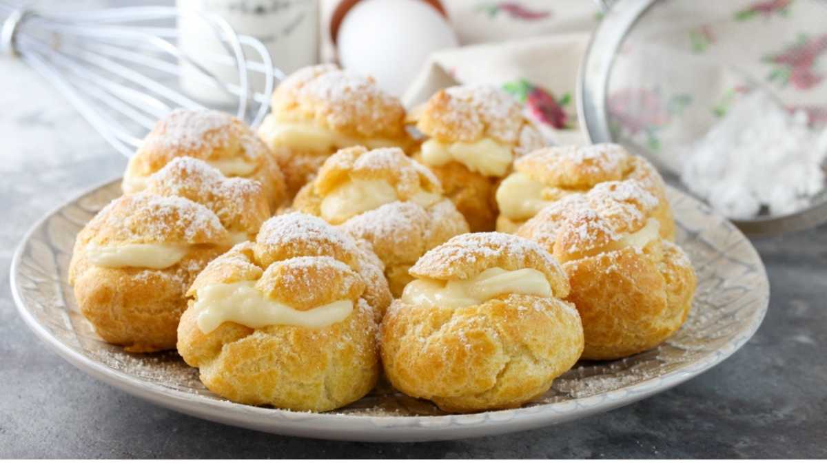 Recette De Petits Choux La Cr Me P Tissi Re Itv France